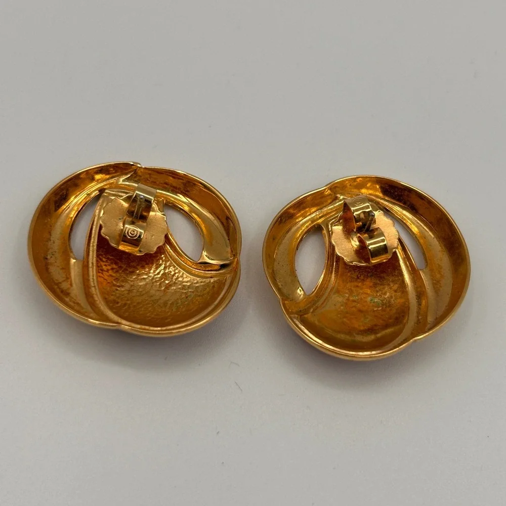 Vintage Gold Tone Red Enamel Swirl Stud Earrings Retro Statement Jewelry